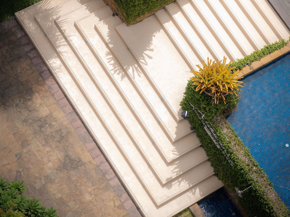Pullman Pattaya Hotel G — Swimming pool in Pattaya, Chonburi