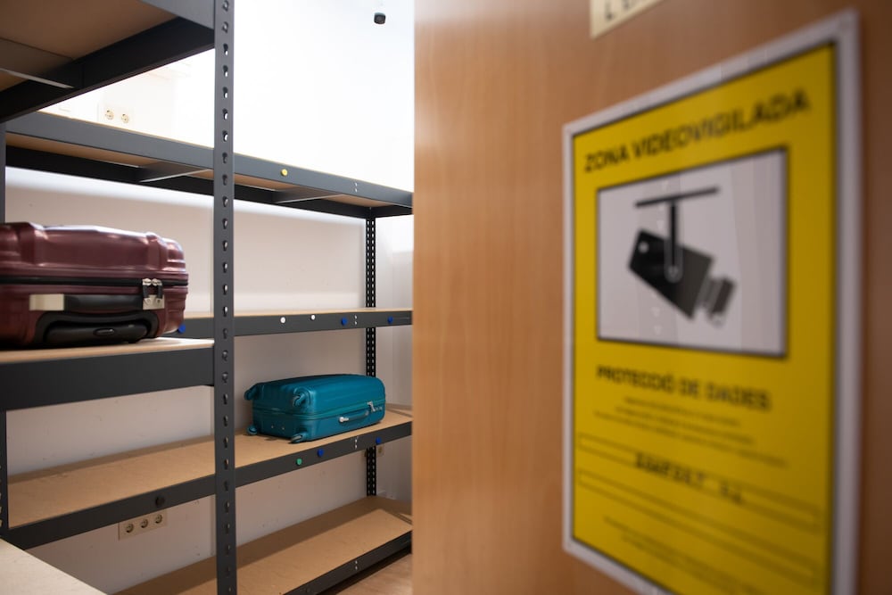 Aparthotel Aura Park Fira Barcelona — Hotel rooms in Barcelona, Catalonia