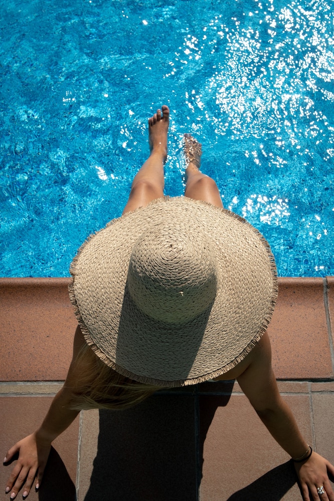 Aparthotel Aura Park Fira Barcelona — Swimming pool in Barcelona, Catalonia