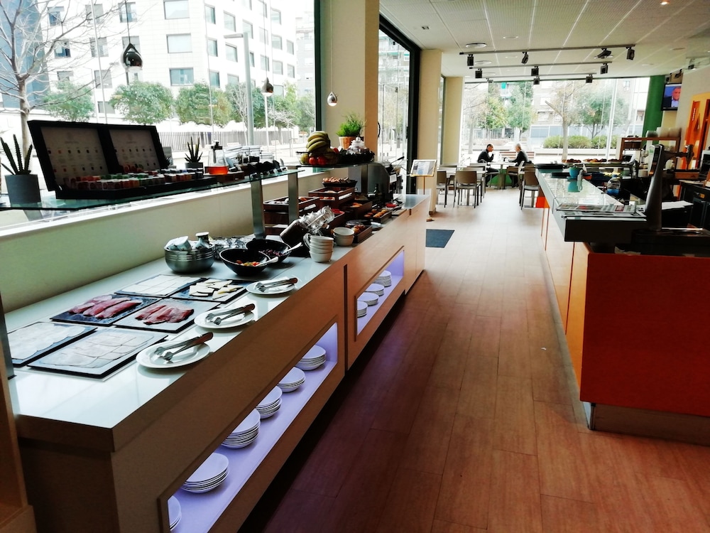 Aparthotel Aura Park Fira Barcelona — Restaurant & bars in Barcelona, Catalonia