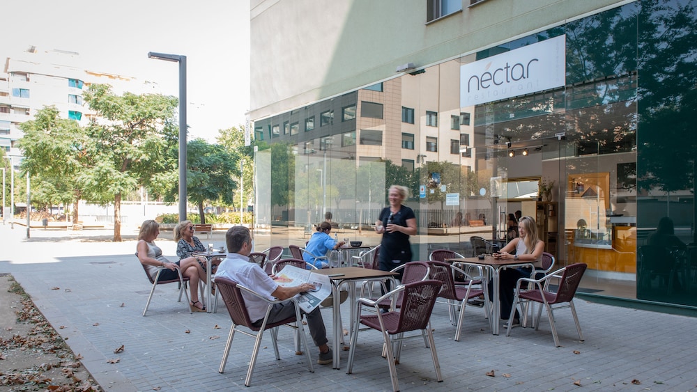 Aparthotel Aura Park Fira Barcelona — Restaurant & bars in Barcelona, Catalonia