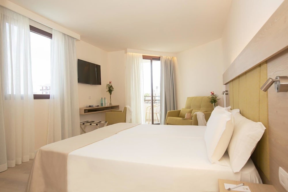 Hotel Sabina Playa Adults Only (+16) — Hotel rooms in Cala Millor, Balearic Islands