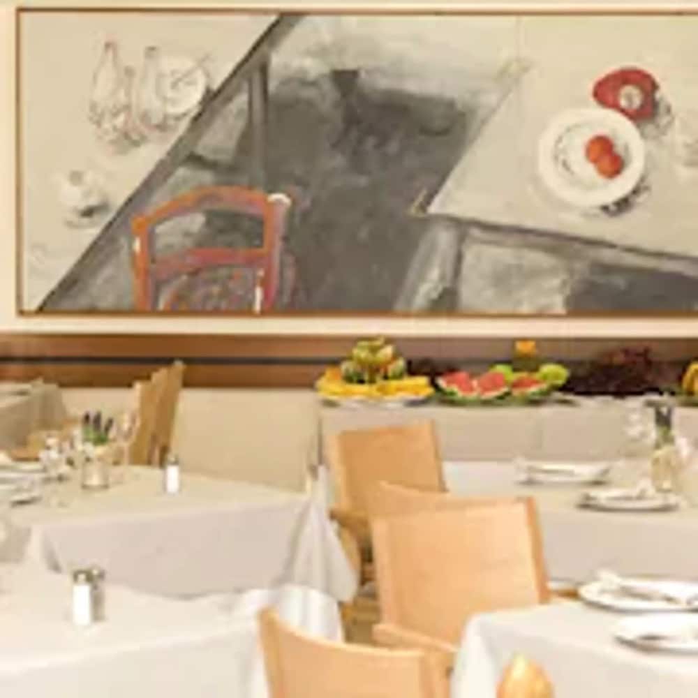 Hotel Sabina Playa Adults Only (+16) — Restaurant & bars in Cala Millor, Balearic Islands