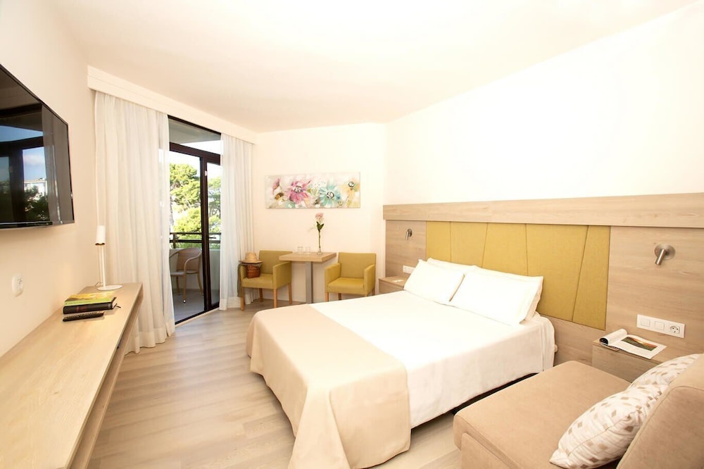 Hotel Sabina Playa Adults Only (+16) — Hotel rooms in Cala Millor, Balearic Islands