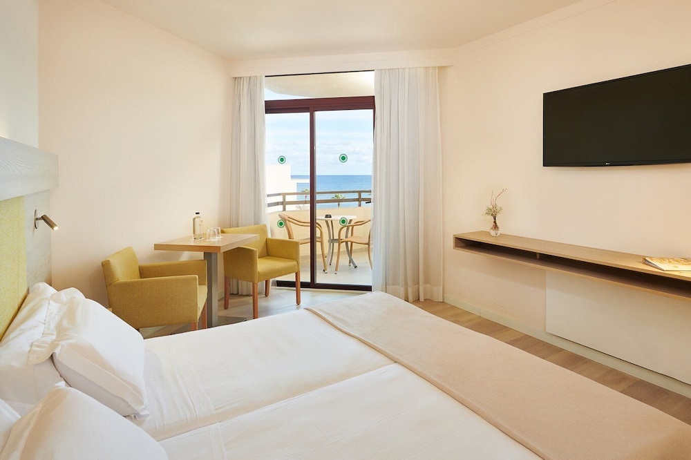 Hotel Sabina Playa Adults Only (+16) — Hotel rooms in Cala Millor, Balearic Islands