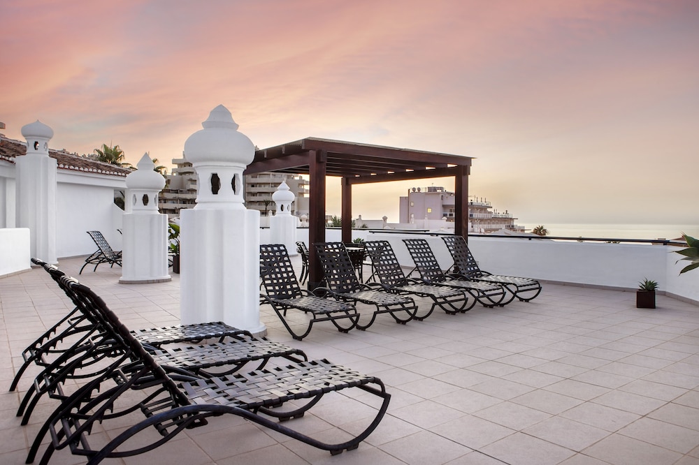 Sahara Sunset — Hotel building in Benalmadena, Andalusia