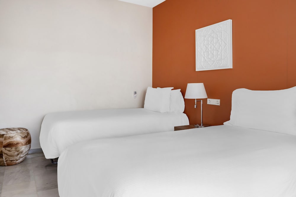 Sahara Sunset — Hotel rooms in Benalmadena, Andalusia