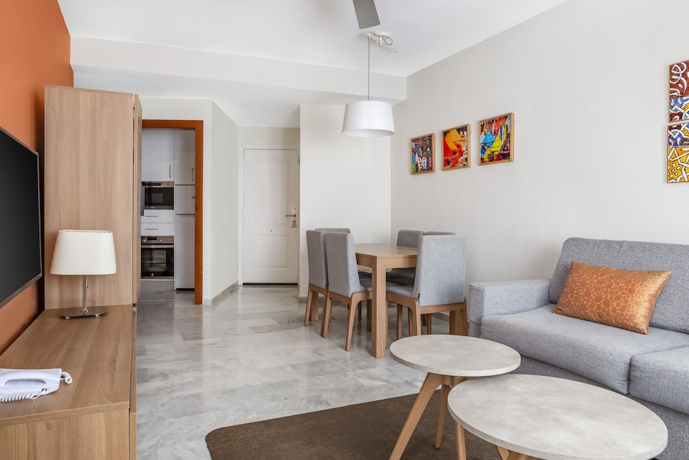 Sahara Sunset — Hotel rooms in Benalmadena, Andalusia