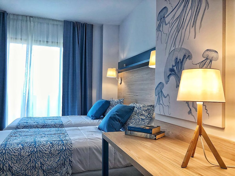 Hotel Salou Beach Rentalmar — Hotel rooms in Salou, Catalonia