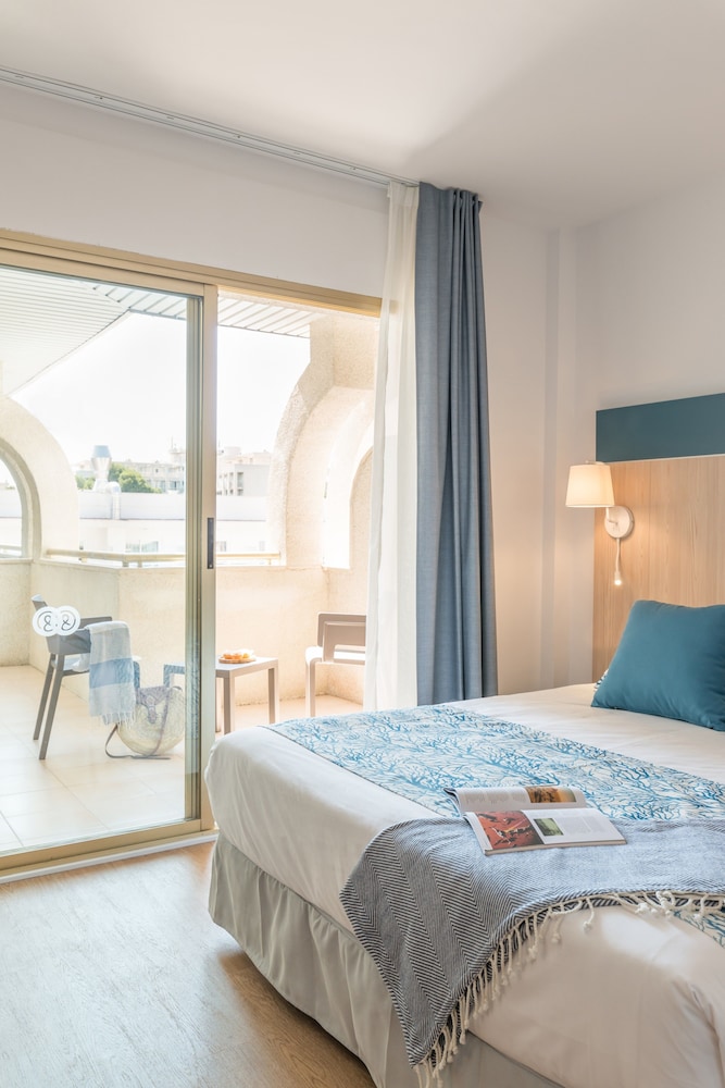 Hotel Salou Beach Rentalmar — Hotel rooms in Salou, Catalonia