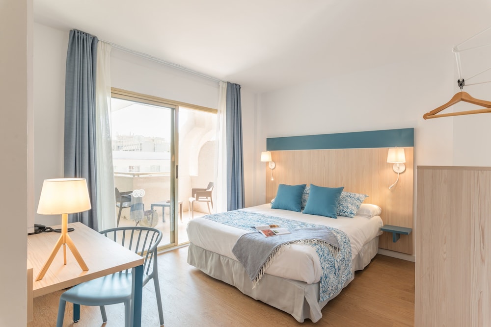 Hotel Salou Beach Rentalmar — Hotel rooms in Salou, Catalonia