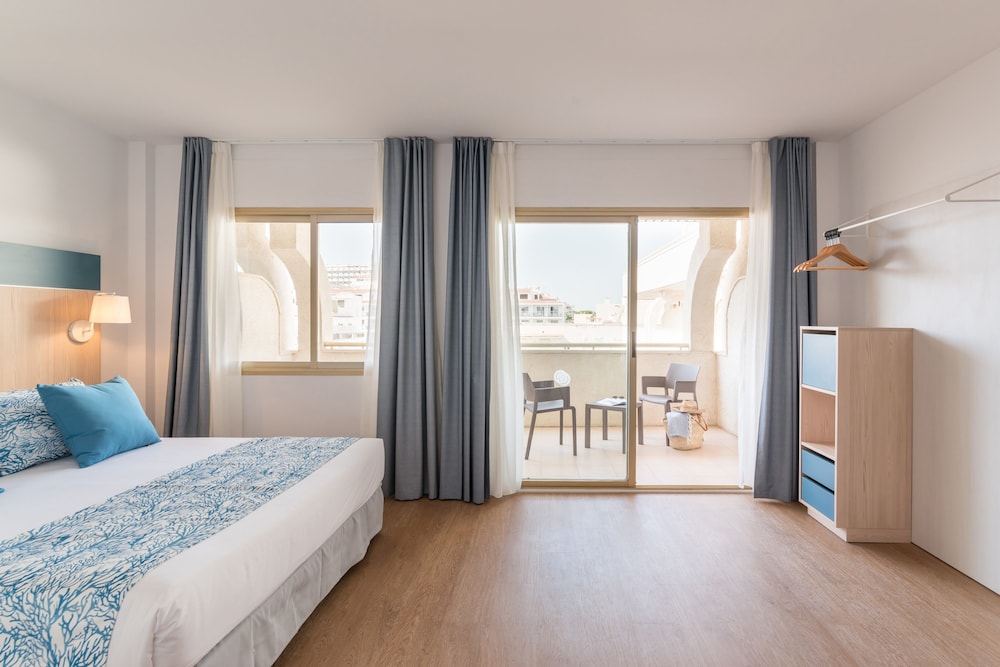 Hotel Salou Beach Rentalmar — Hotel rooms in Salou, Catalonia