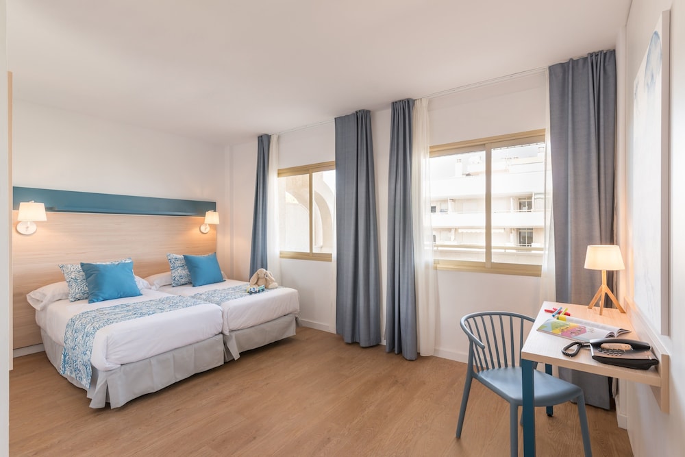 Hotel Salou Beach Rentalmar — Hotel rooms in Salou, Catalonia