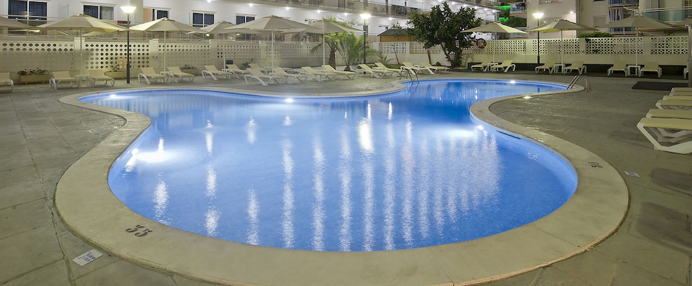 Hotel Salou Beach Rentalmar — Swimming pool in Salou, Catalonia