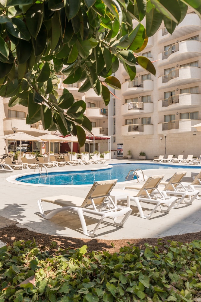 Hotel Salou Beach Rentalmar — Swimming pool in Salou, Catalonia
