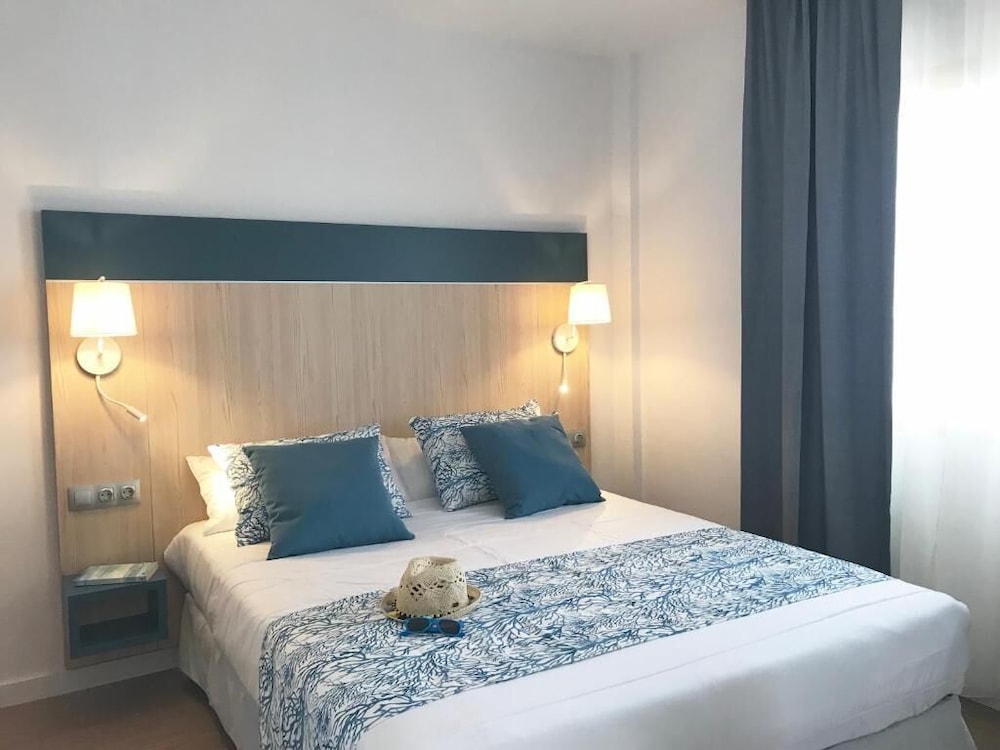 Hotel Salou Beach Rentalmar — Hotel rooms in Salou, Catalonia