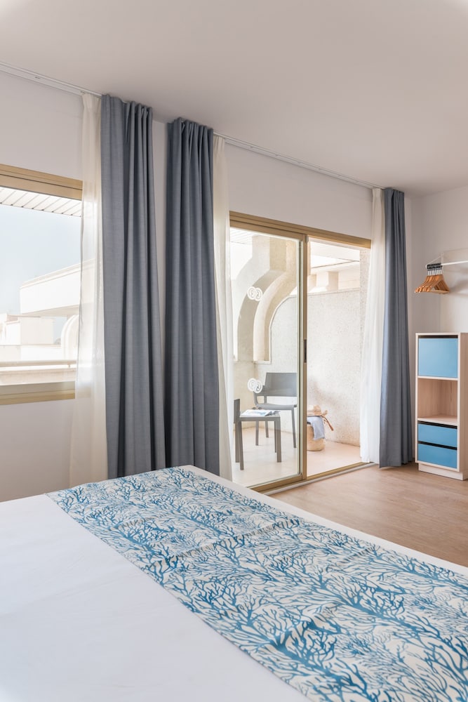 Hotel Salou Beach Rentalmar — Hotel rooms in Salou, Catalonia