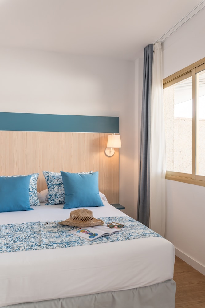 Hotel Salou Beach Rentalmar — Hotel rooms in Salou, Catalonia
