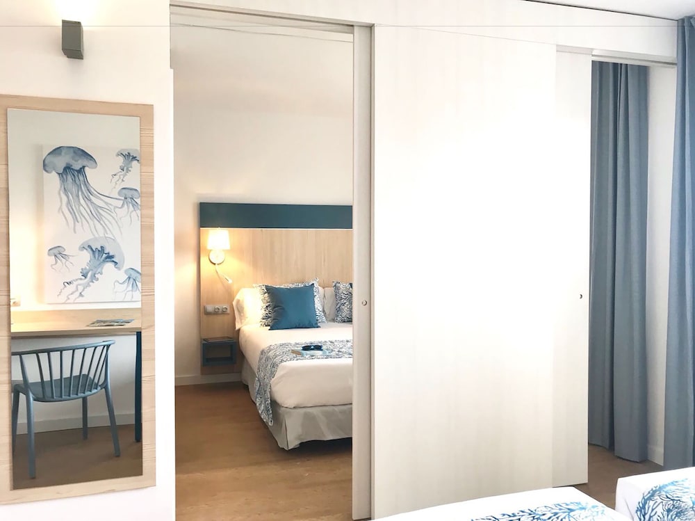 Hotel Salou Beach Rentalmar — Hotel rooms in Salou, Catalonia