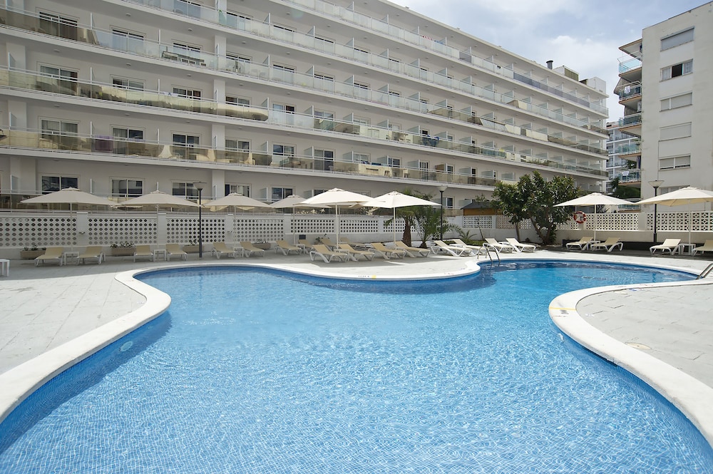 Hotel Salou Beach Rentalmar — Swimming pool in Salou, Catalonia