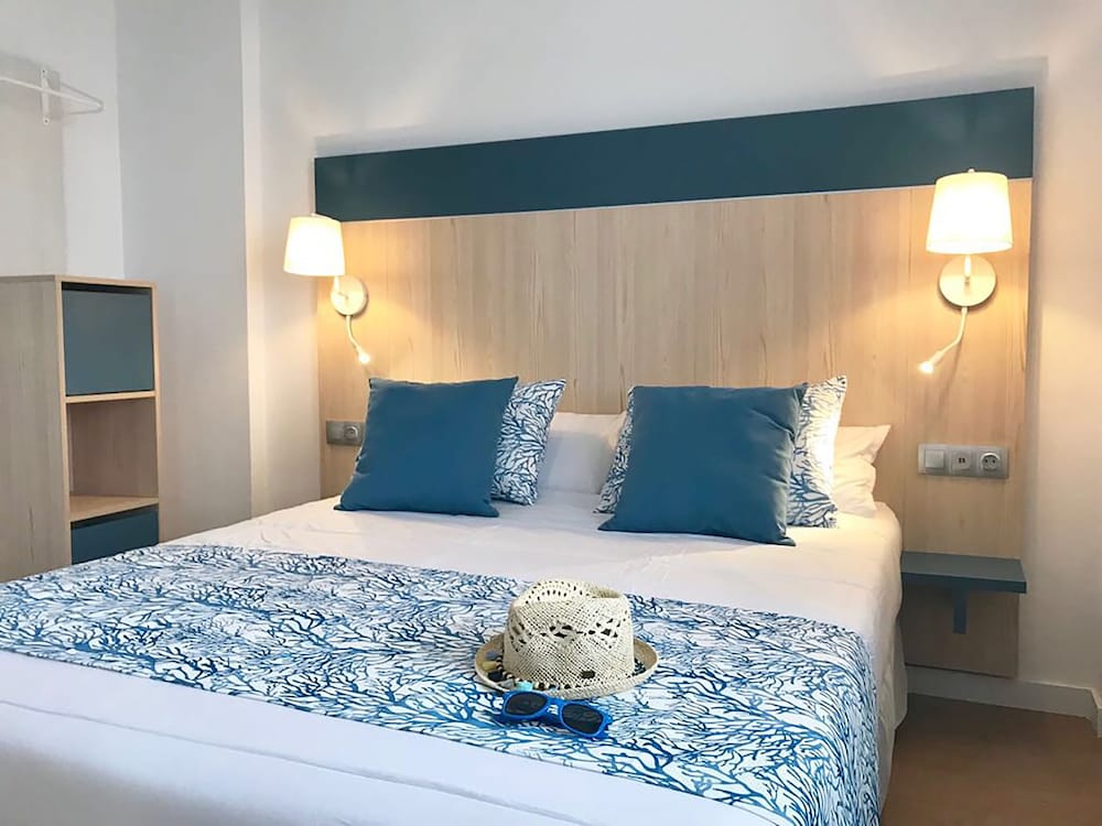 Hotel Salou Beach Rentalmar — Hotel rooms in Salou, Catalonia