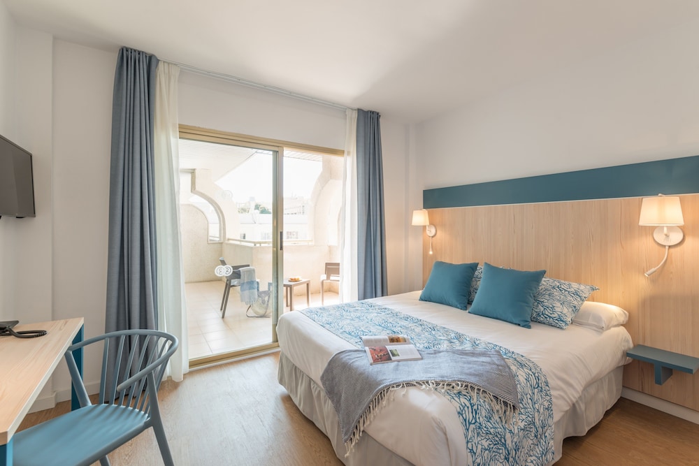 Hotel Salou Beach Rentalmar — Hotel rooms in Salou, Catalonia