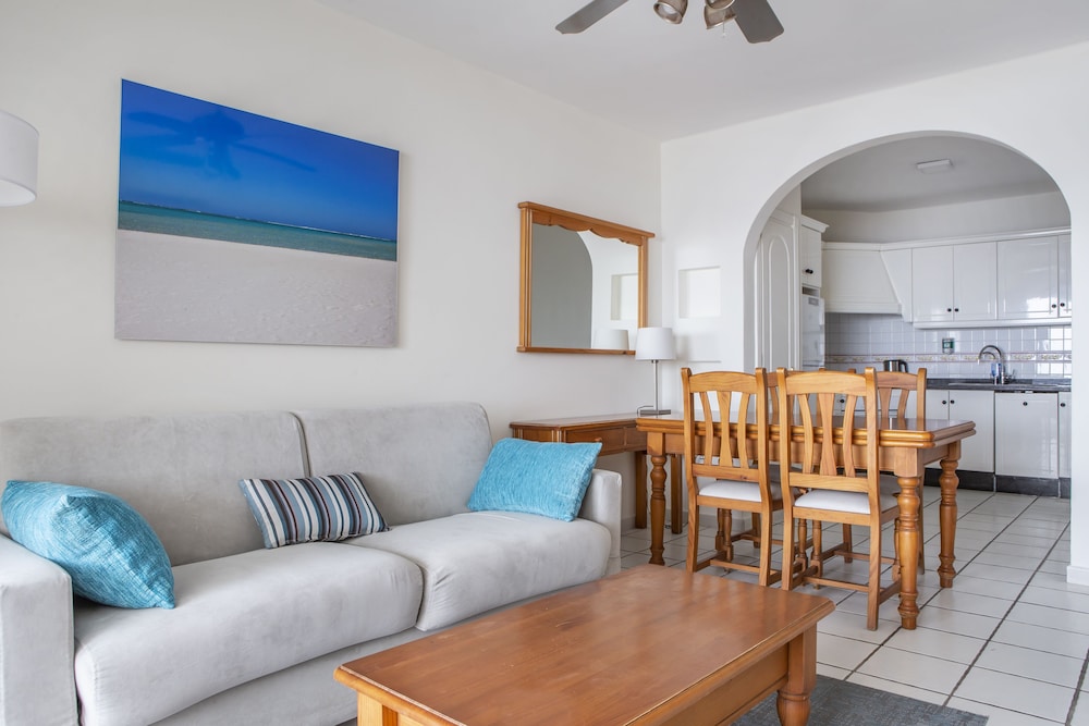 Santa Barbara Golf And Ocean Club — Hotel rooms in Golf Del Sur, Canary Islands