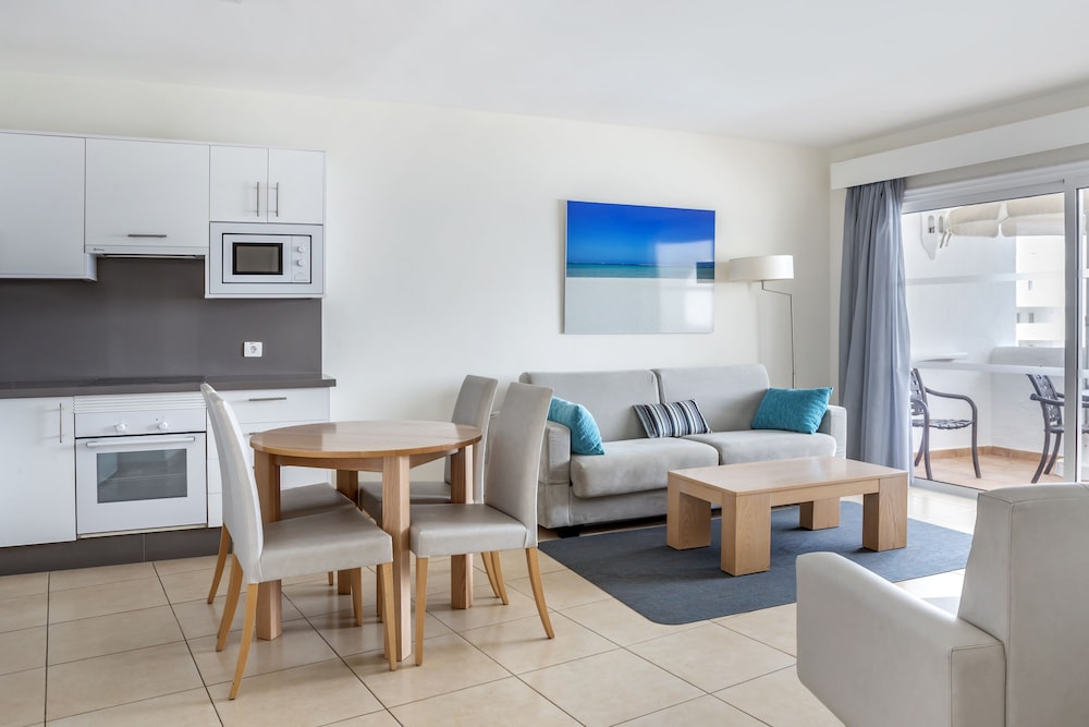 Santa Barbara Golf And Ocean Club — Hotel rooms in Golf Del Sur, Canary Islands