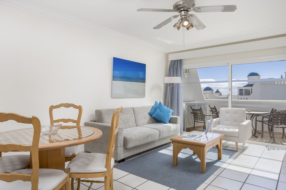 Santa Barbara Golf And Ocean Club — Hotel rooms in Golf Del Sur, Canary Islands