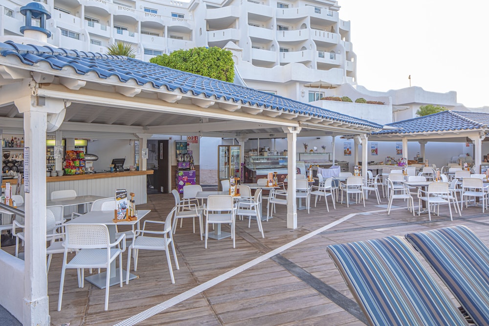 Santa Barbara Golf And Ocean Club — Restaurant & bars in Golf Del Sur, Canary Islands