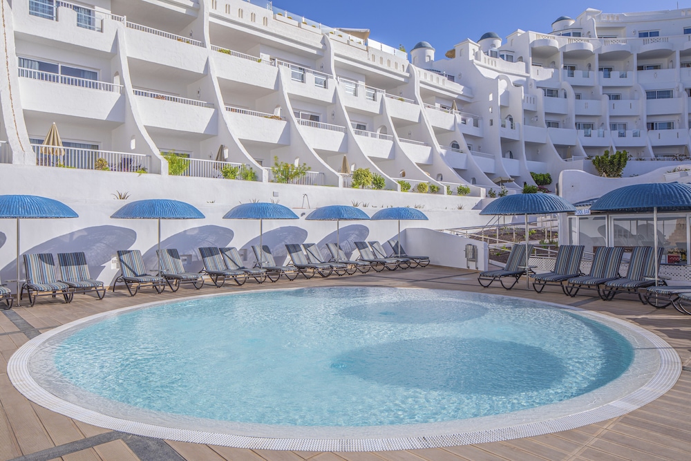 Santa Barbara Golf And Ocean Club — Swimming pool in Golf Del Sur, Canary Islands