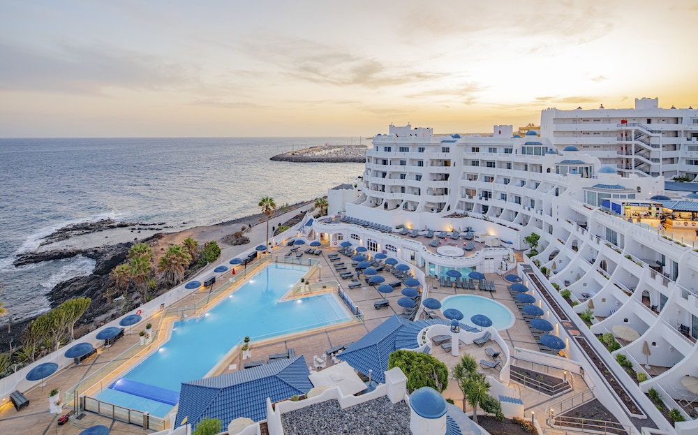 Santa Barbara Golf And Ocean Club — Main photo in Golf Del Sur, Canary Islands