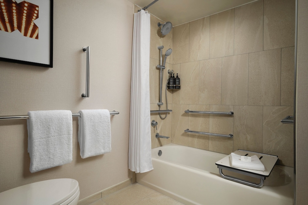 Sheraton Grand Nashville Downtown — Hotel rooms in Nashville, Tennessee