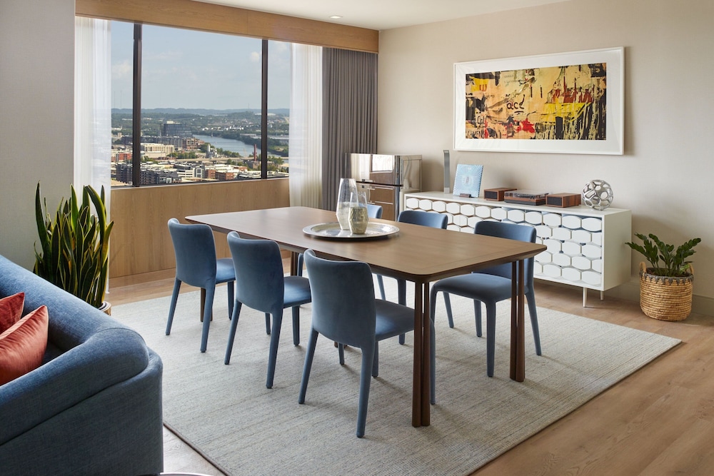 Sheraton Grand Nashville Downtown — Hotel rooms in Nashville, Tennessee