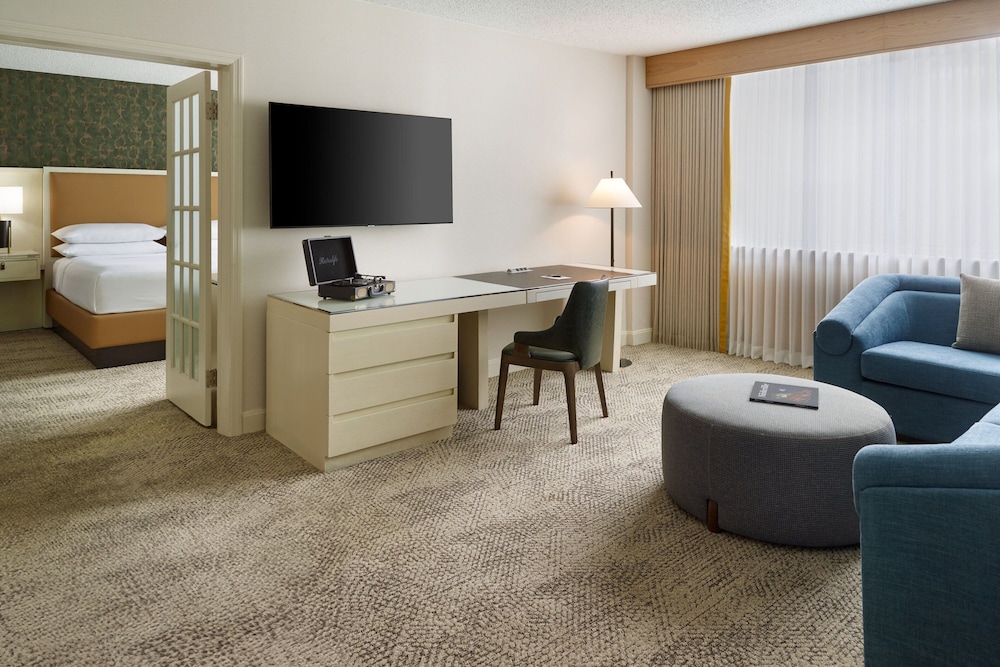 Sheraton Grand Nashville Downtown — Hotel rooms in Nashville, Tennessee
