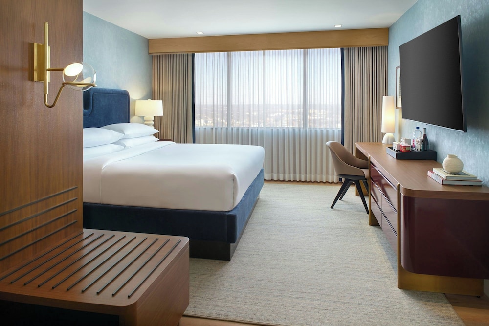 Sheraton Grand Nashville Downtown — Hotel rooms in Nashville, Tennessee