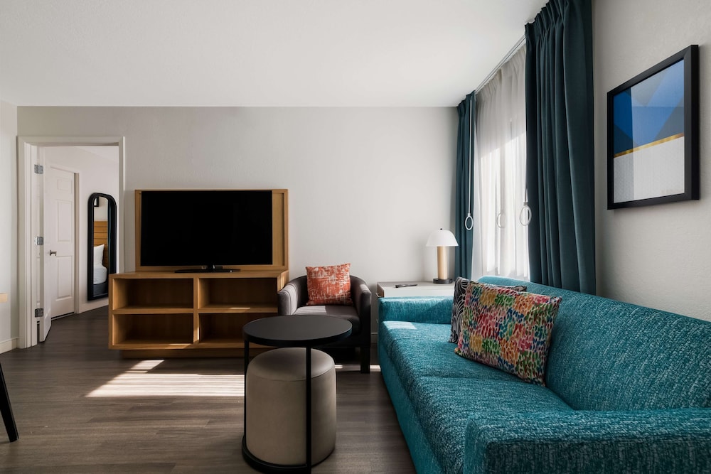 Sonesta ES Suites Orlando - International Drive — Hotel rooms in Orlando, Florida