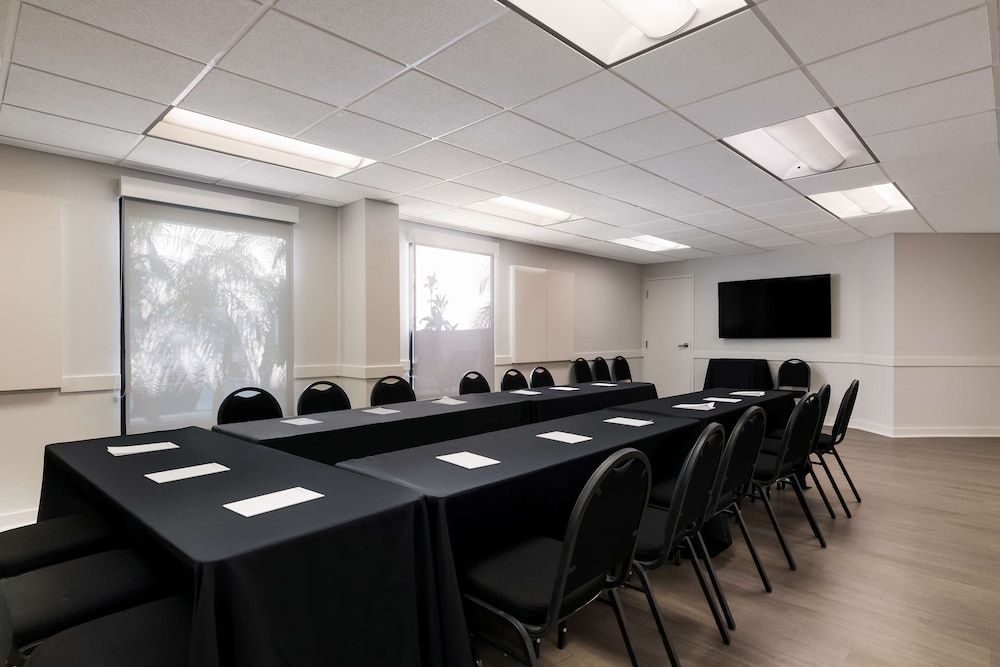 Sonesta ES Suites Orlando - International Drive — Hotel building in Orlando, Florida