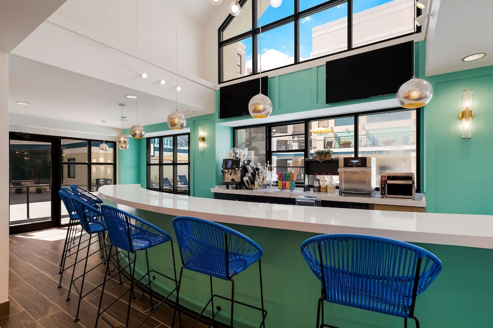 Sonesta ES Suites Orlando - International Drive — Restaurant & bars in Orlando, Florida