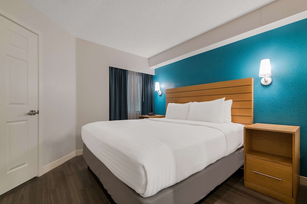 Sonesta ES Suites Orlando - International Drive — Hotel rooms in Orlando, Florida