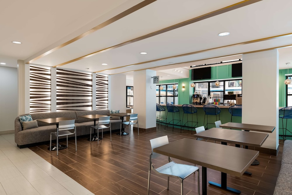 Sonesta ES Suites Orlando - International Drive — Restaurant & bars in Orlando, Florida