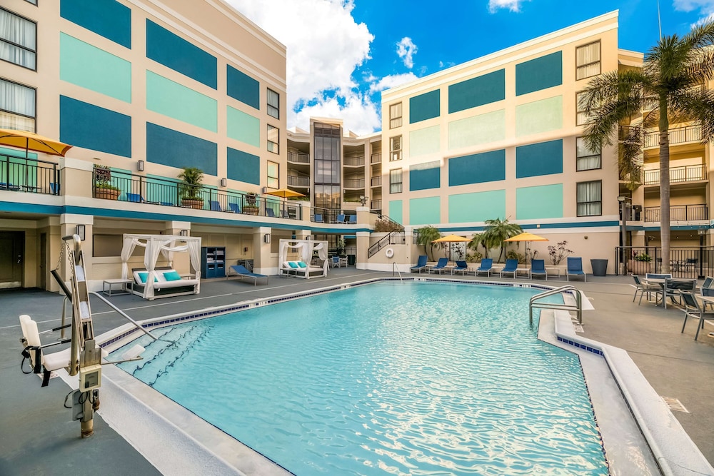 Sonesta ES Suites Orlando - International Drive — Swimming pool in Orlando, Florida