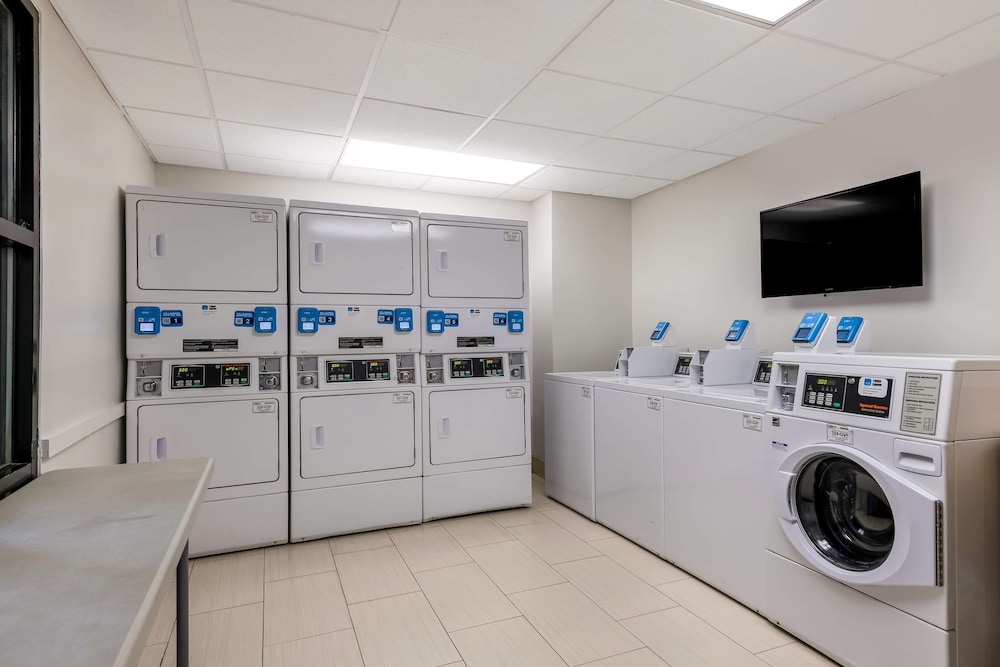 Sonesta ES Suites Orlando - International Drive — Hotel building in Orlando, Florida