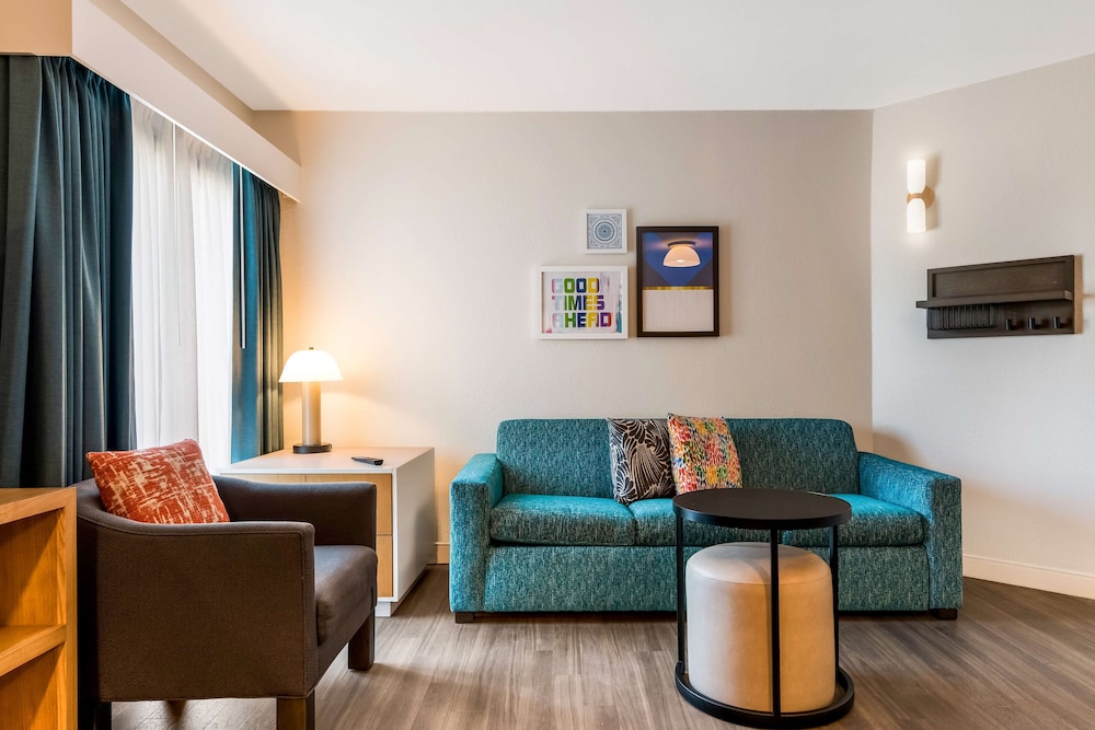 Sonesta ES Suites Orlando - International Drive — Hotel rooms in Orlando, Florida