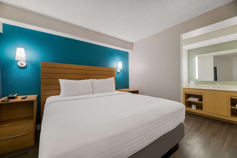 Sonesta ES Suites Orlando - International Drive — Hotel rooms in Orlando, Florida