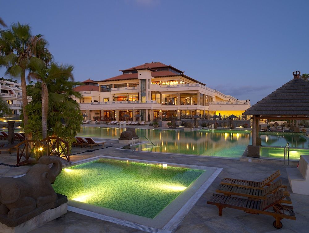 Regency Country Club, Apartments Suites