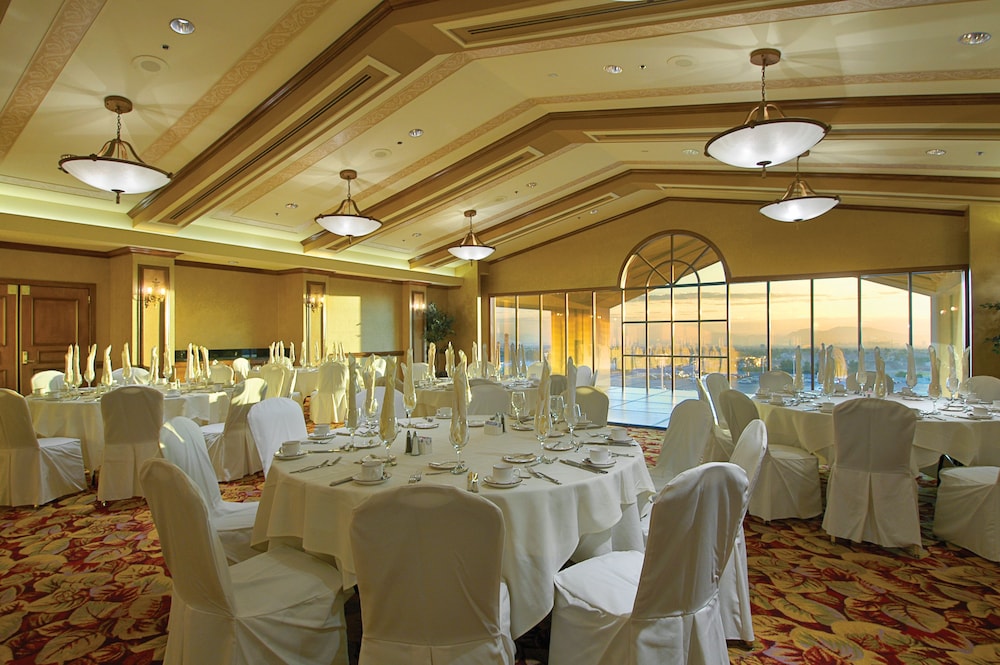 Suncoast Hotel and Casino — Restaurant & bars in Las Vegas, Nevada