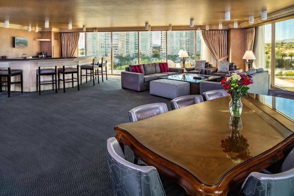Suncoast Hotel and Casino — Restaurant & bars in Las Vegas, Nevada