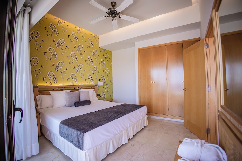 Serenity Amadores — Hotel rooms in Puerto Rico, Canary Islands