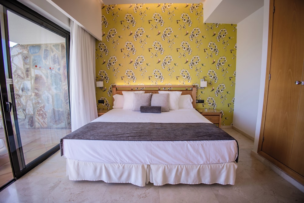 Serenity Amadores — Hotel rooms in Puerto Rico, Canary Islands